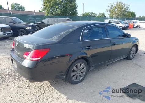 2005 Toyota Avalon Touring z USA, uszkodzony, nr VIN 4T1BK36B15U001392